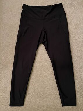 Old Navy Black PowerSoft High-Waisted 7/8 Pocket Athletic Leggings (size XL)